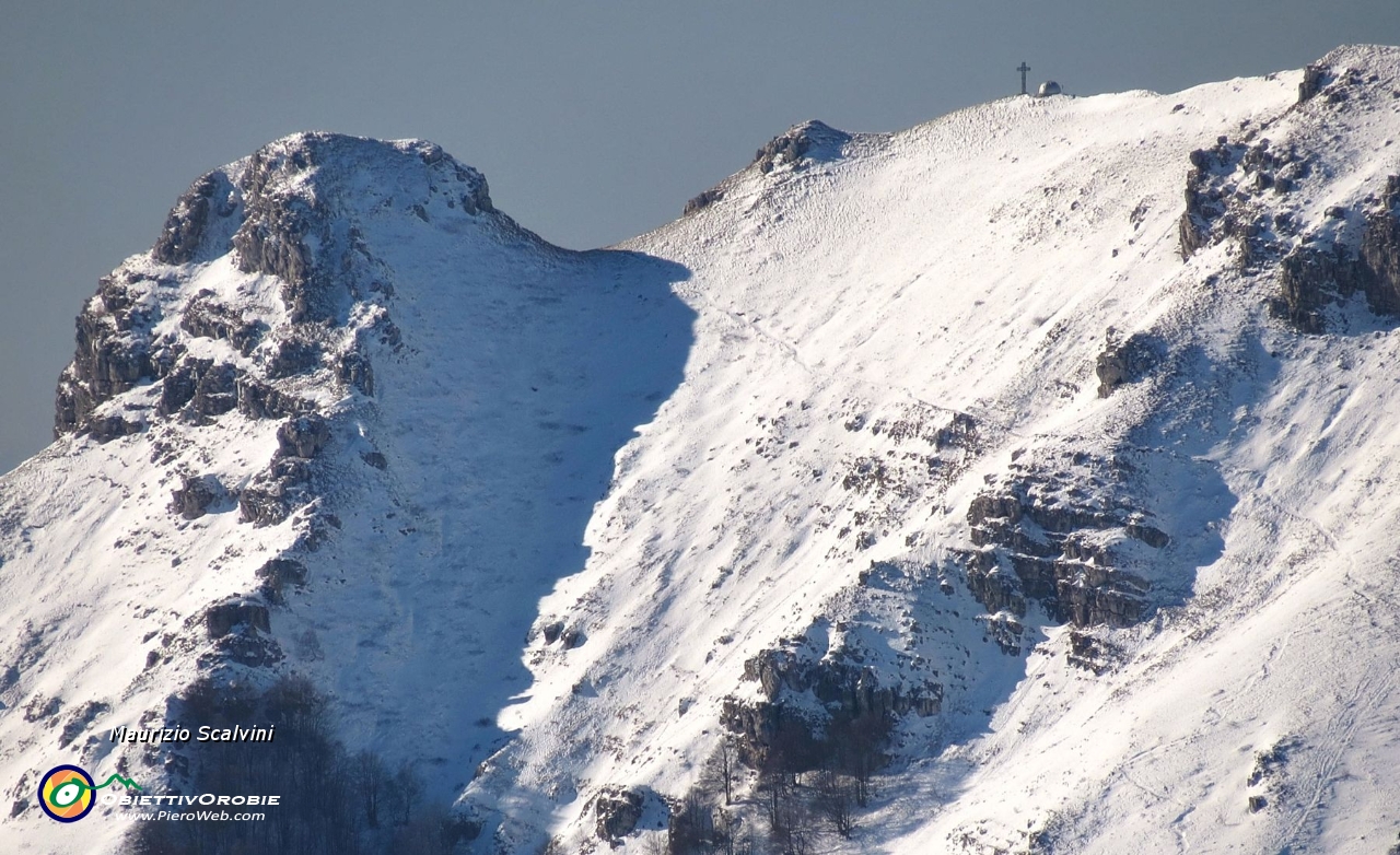 18 Zoom sul Monte Due Mani....JPG